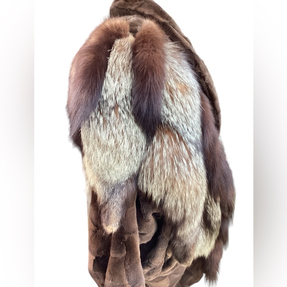 RARE Adrienne Landau for Saks Fifth Ave Sable, Mink & Fox Coat. (fc) - Picture 12 of 16